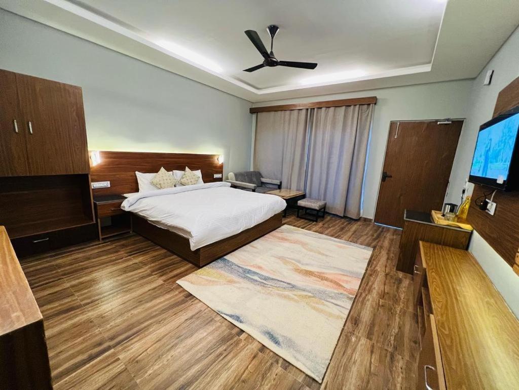The Foresta By Orchid Hospitality & Holidays Hotel Mukteshwar Exterior photo
